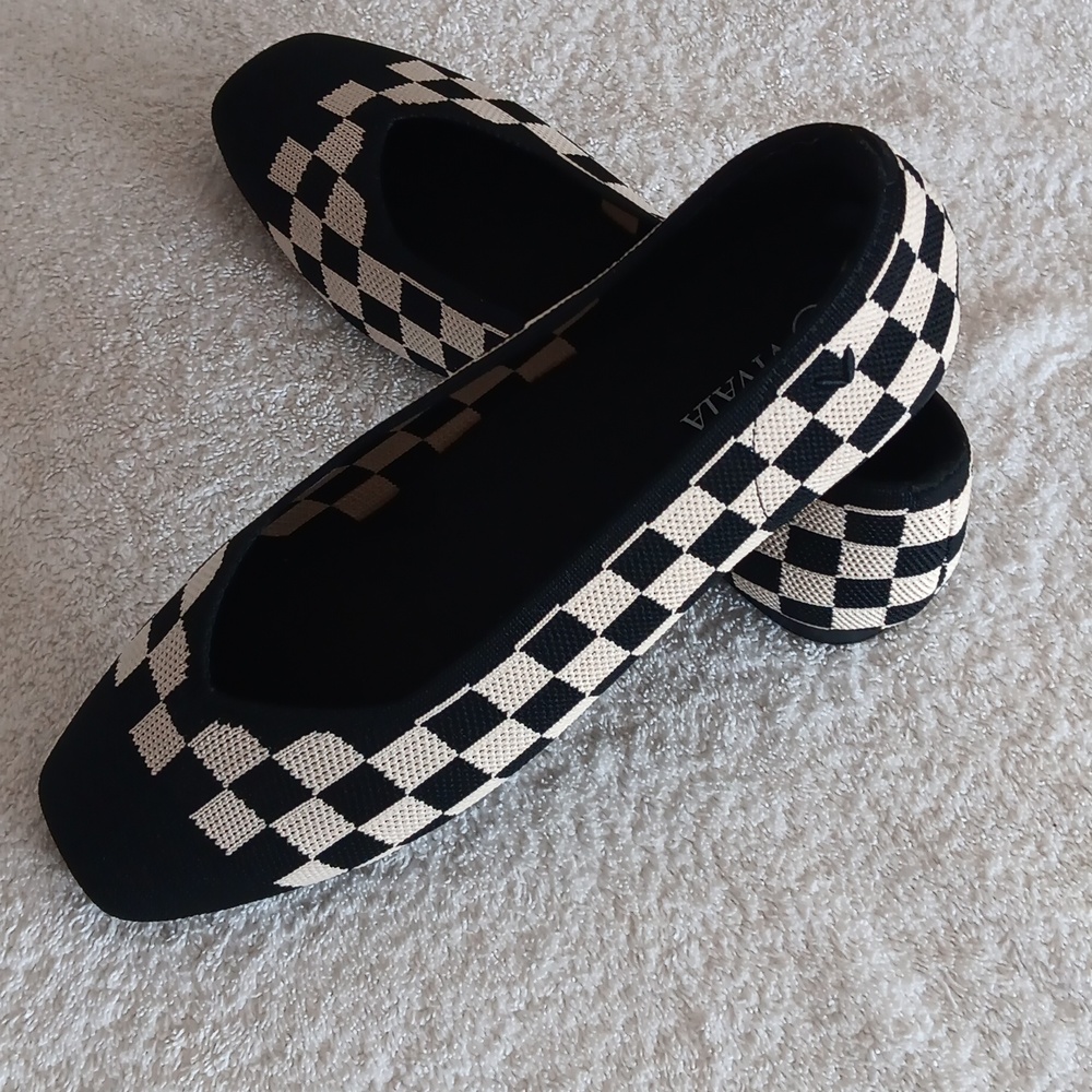 NWOT Vivaia Margot 2.0 Checkerboard